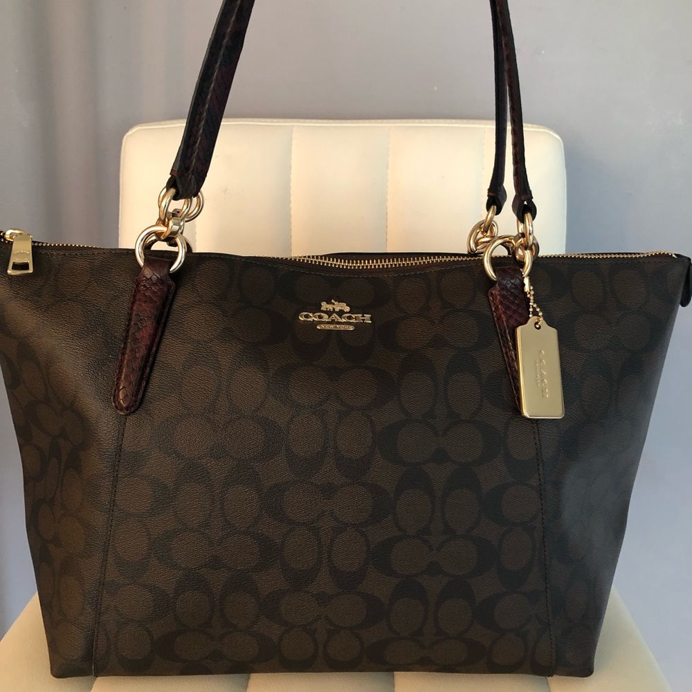 100% Authentic Tote Bag! Negotiable!!